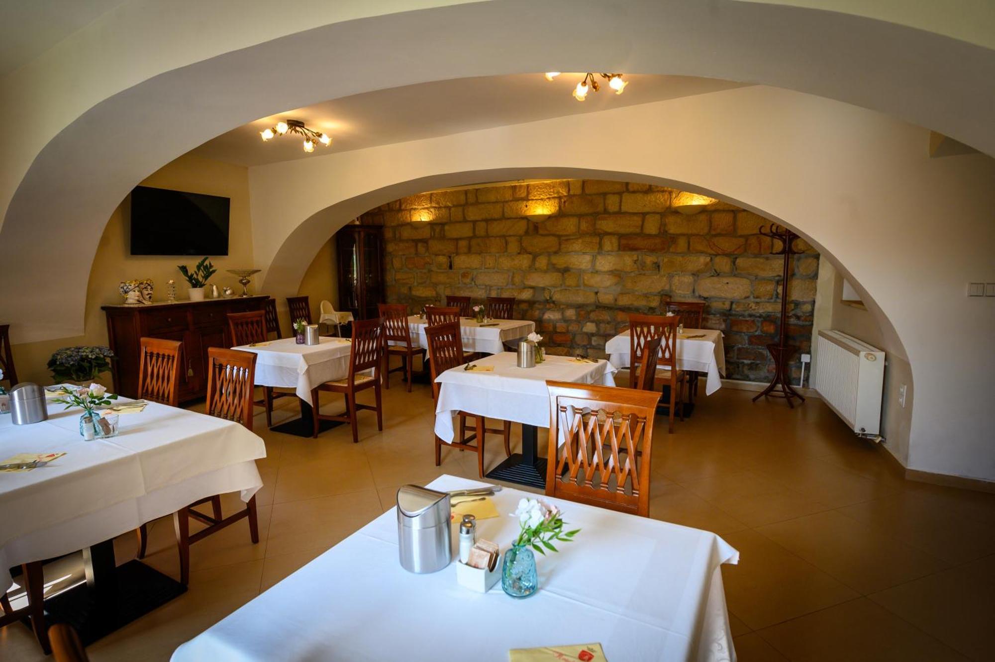Hotel U Krale Jičín Exteriör bild