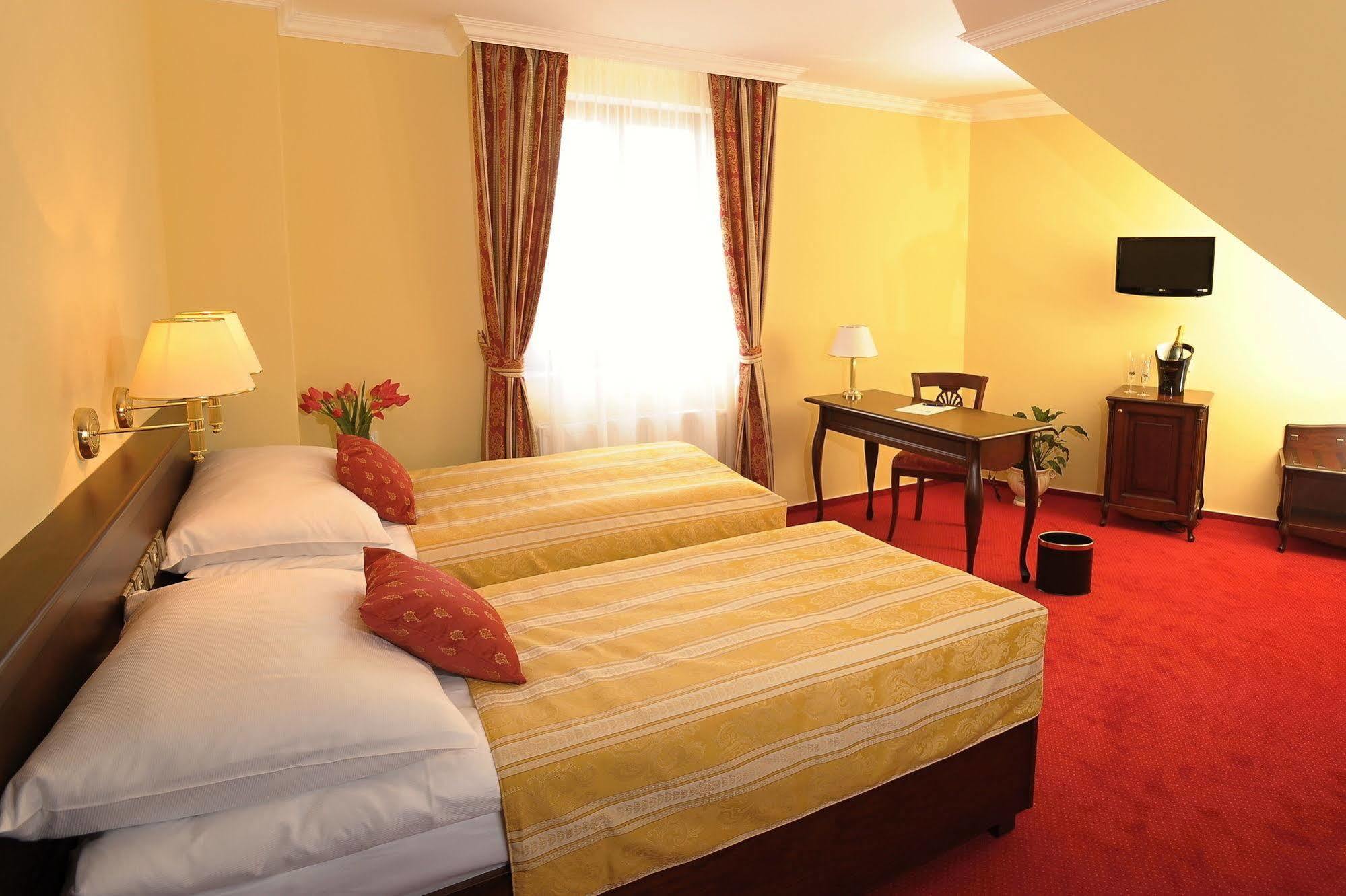 Hotel U Krale Jičín Exteriör bild