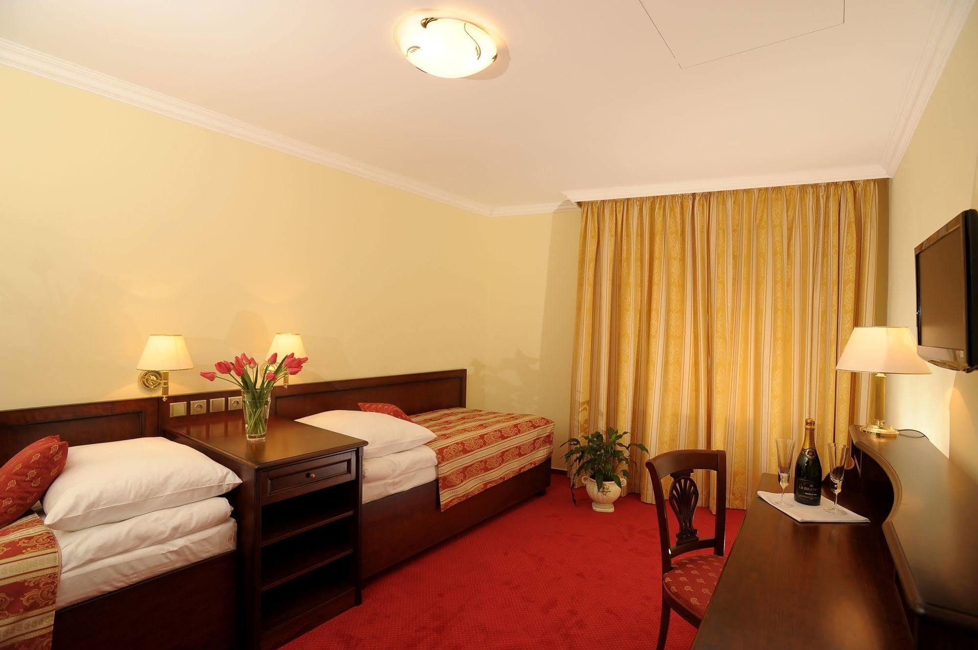 Hotel U Krale Jičín Exteriör bild
