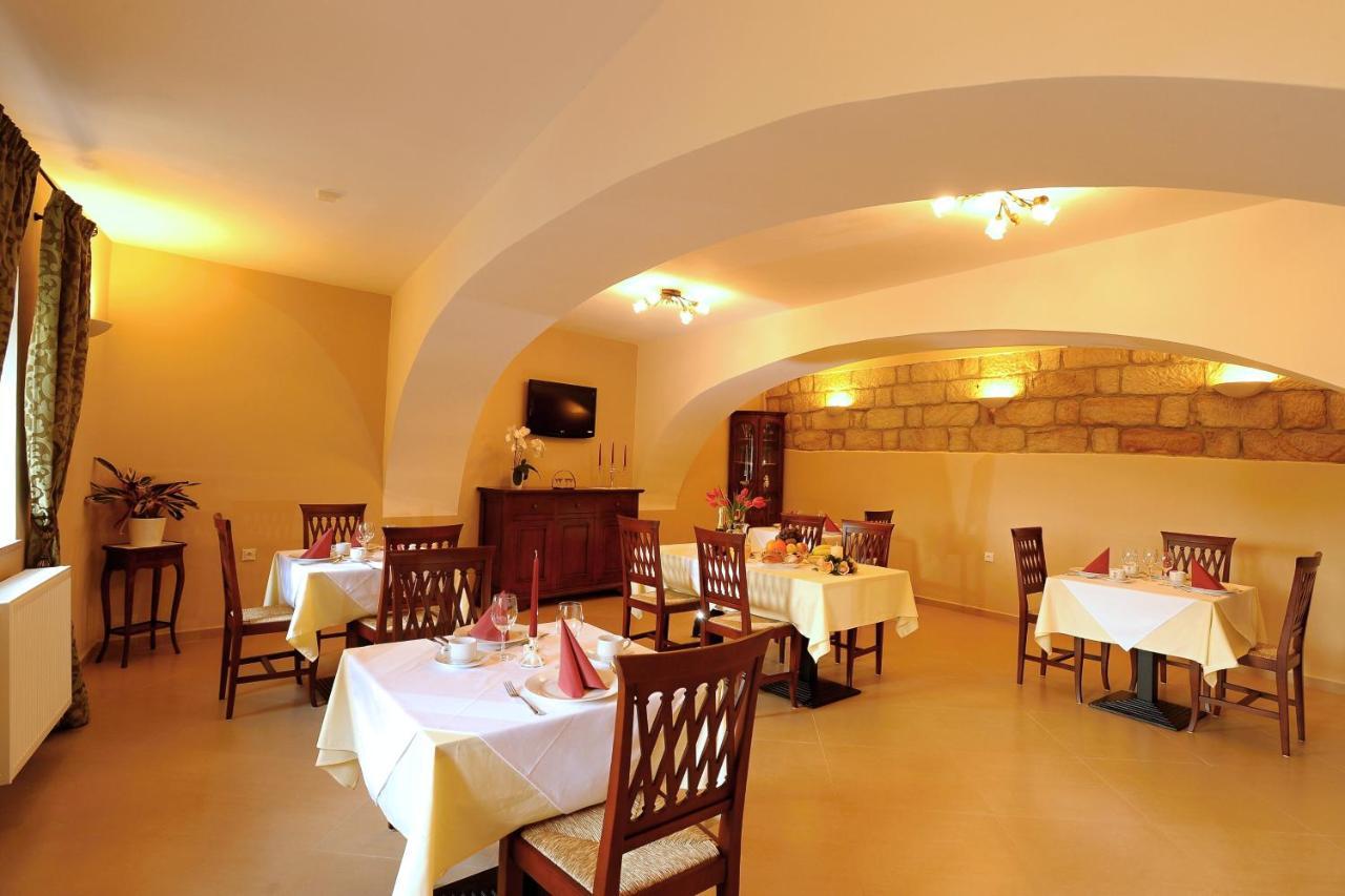 Hotel U Krale Jičín Restaurang bild