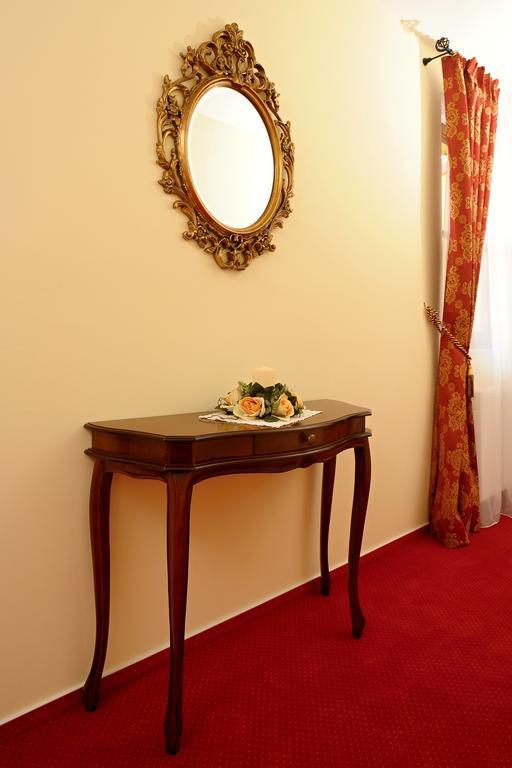 Hotel U Krale Jičín Rum bild